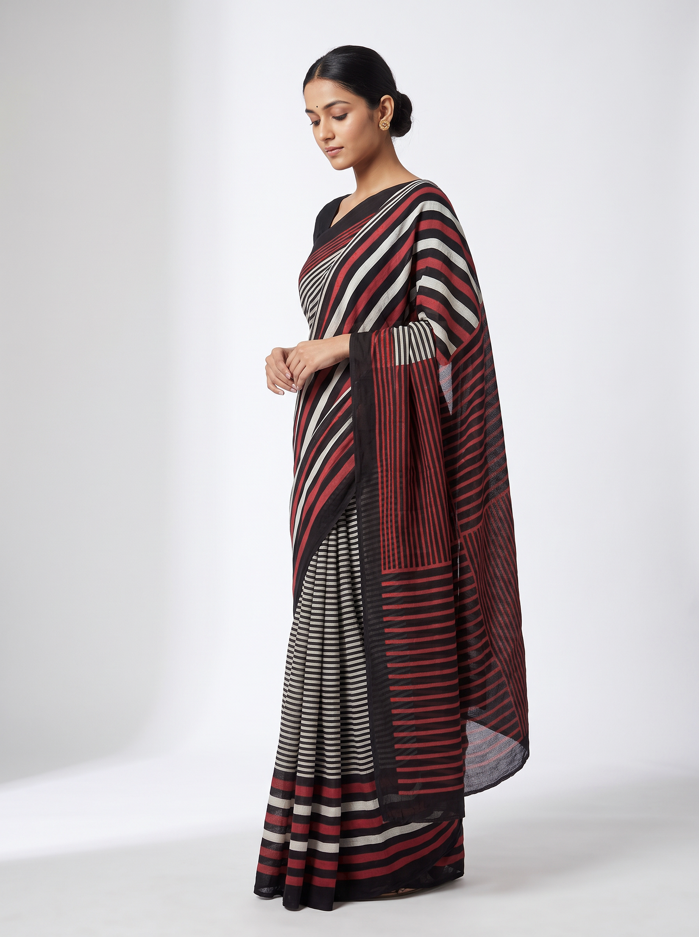 Mul Modal Cotton Crimson Charcoal Grey Printed Dailywear Saree - Image 2