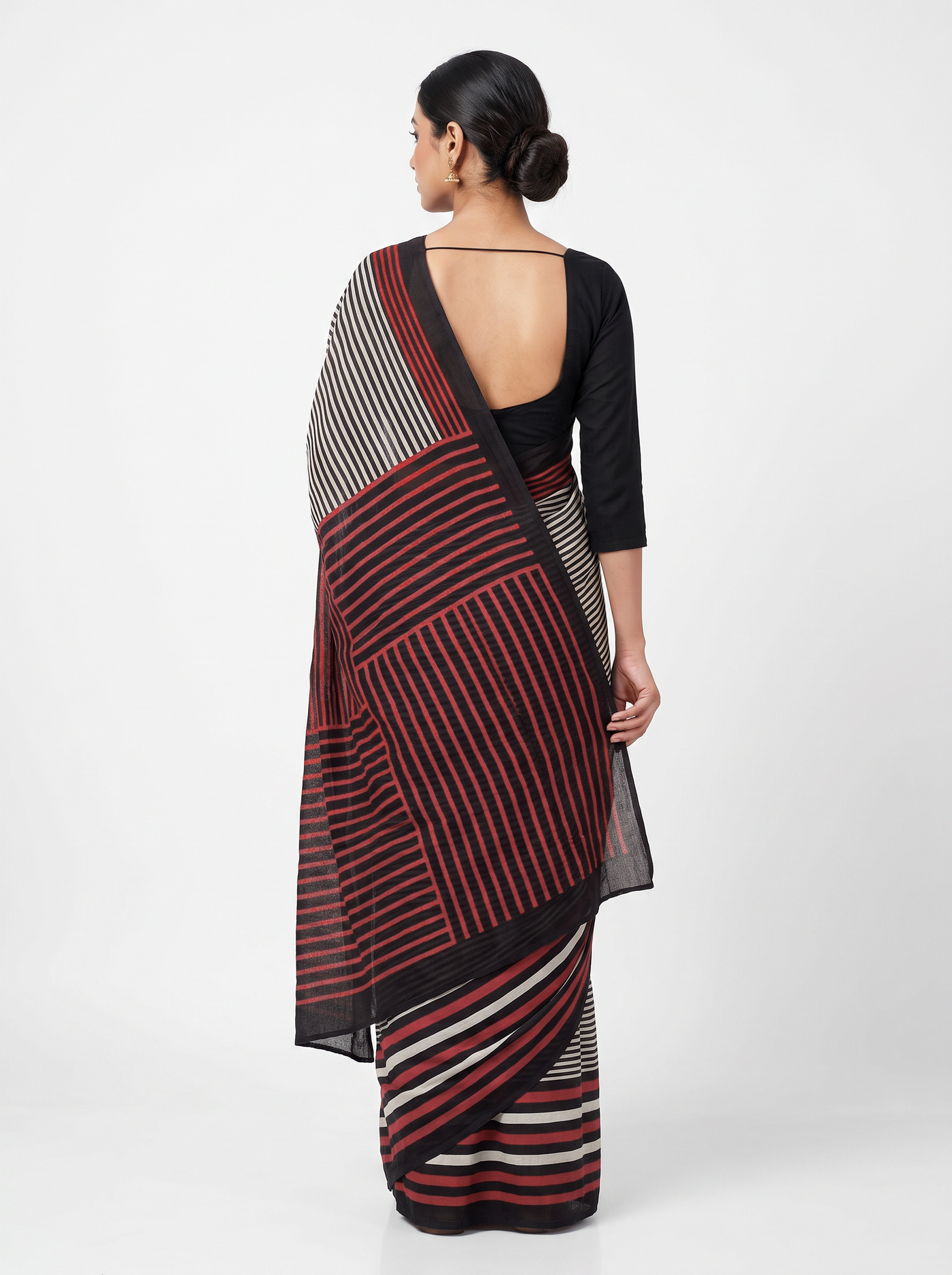Mul Modal Cotton Crimson Charcoal Grey Printed Dailywear Saree - Image 3