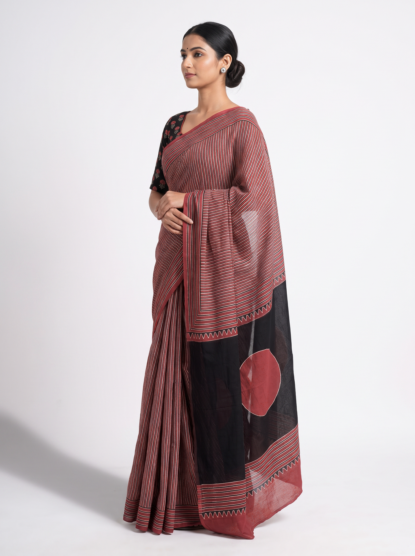 Mul Modal Cotton Deep Red Contrast Border Dailywear Saree - Image 2