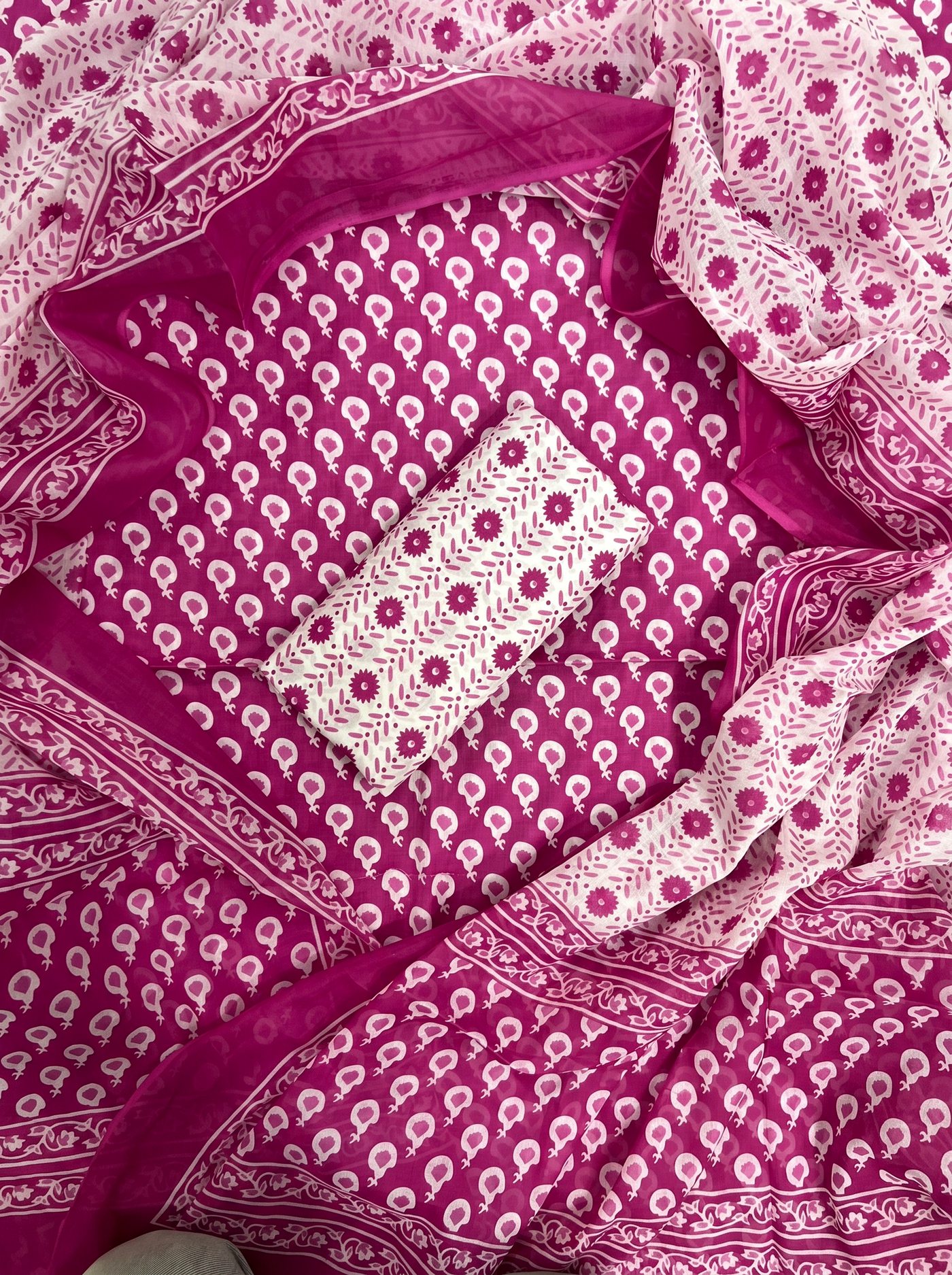 Rose Pink cotton suit with cotton dupatta unstitched suit material