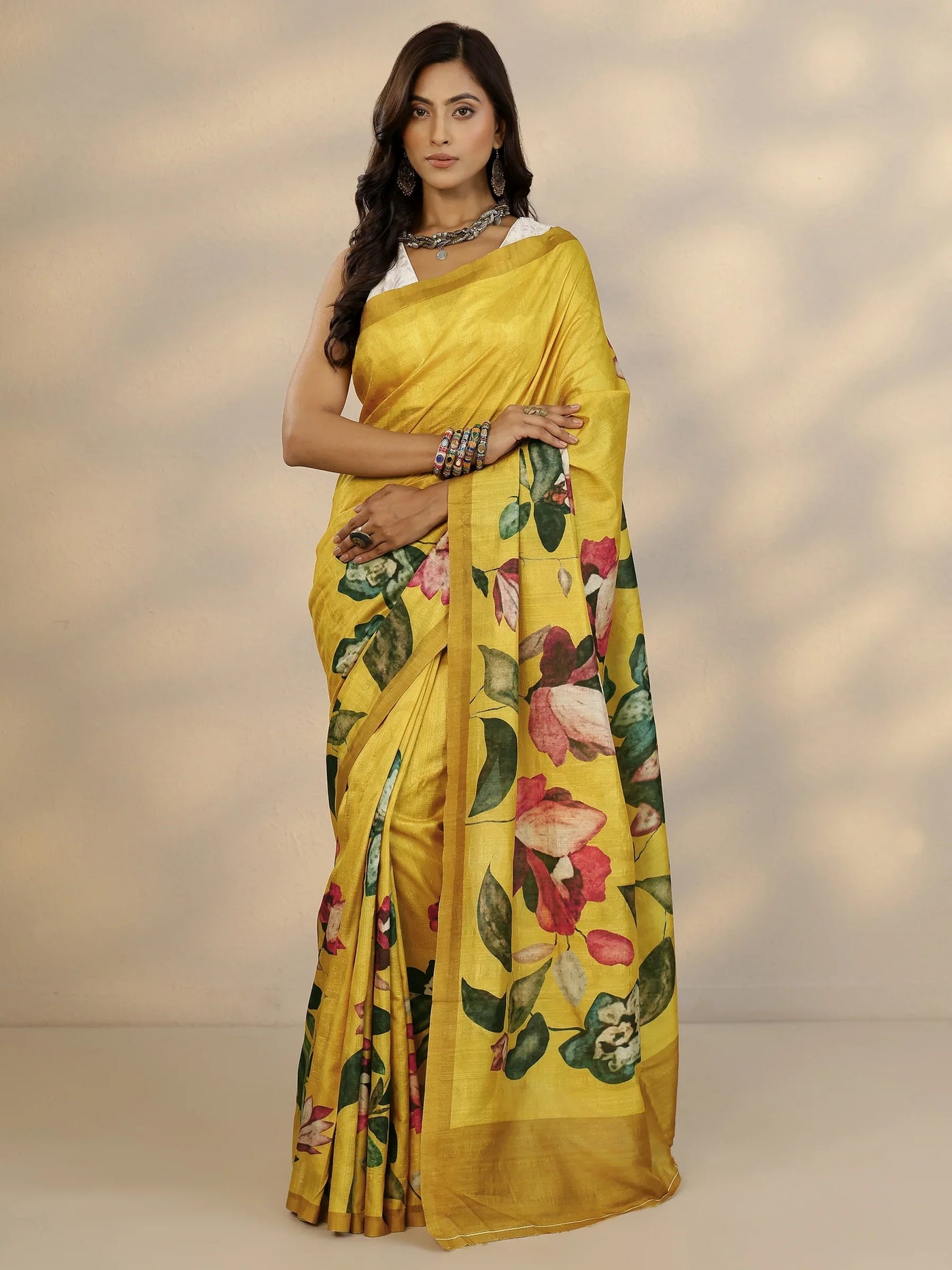 Mustard Printed Silk Blend Saree With Unstitched Blouse Piece