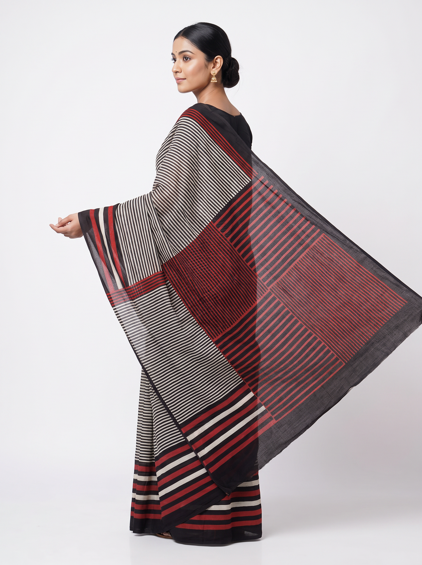 Mul Modal Cotton Crimson Charcoal Grey Printed Dailywear Saree - Image 4