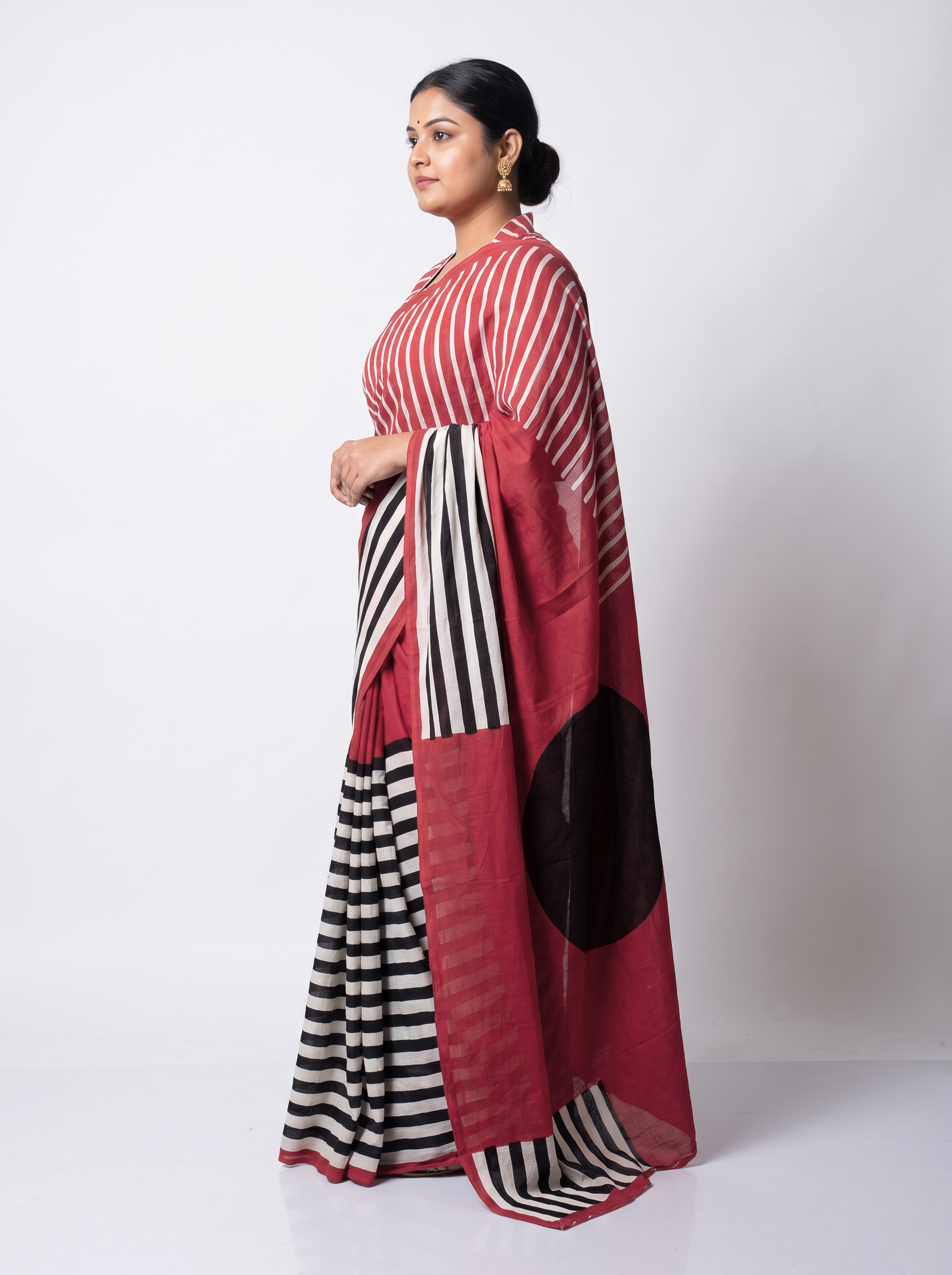 Mul Modal Cotton Maroon Charcoal Grey Printed Dailywear Saree - Image 2