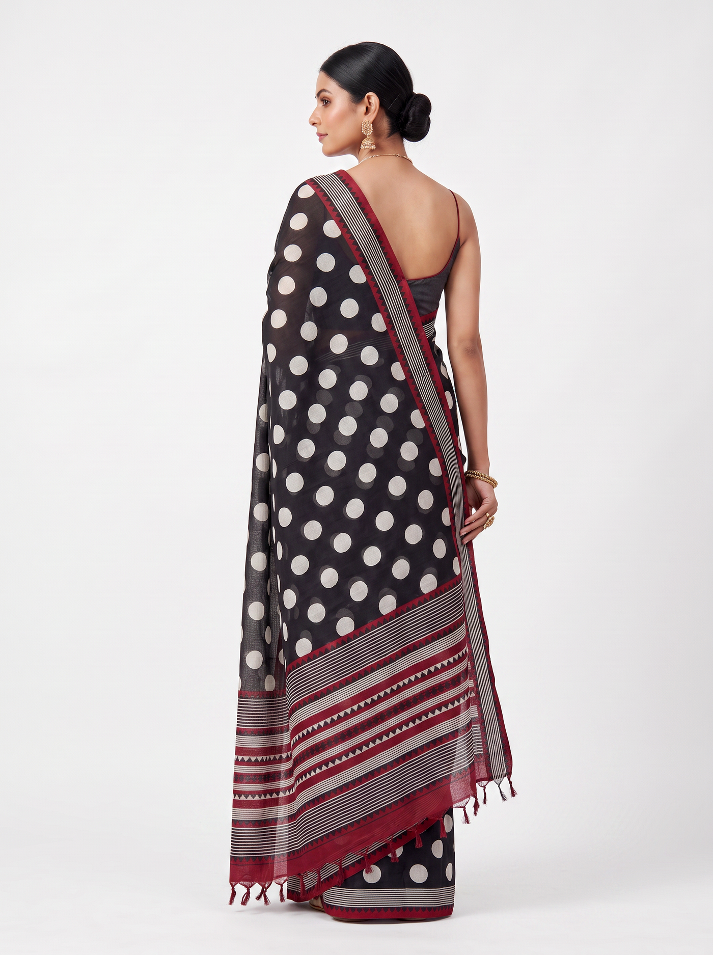 Charcoal Grey Contrast Border Mulmul Saree with Blouse - view 3