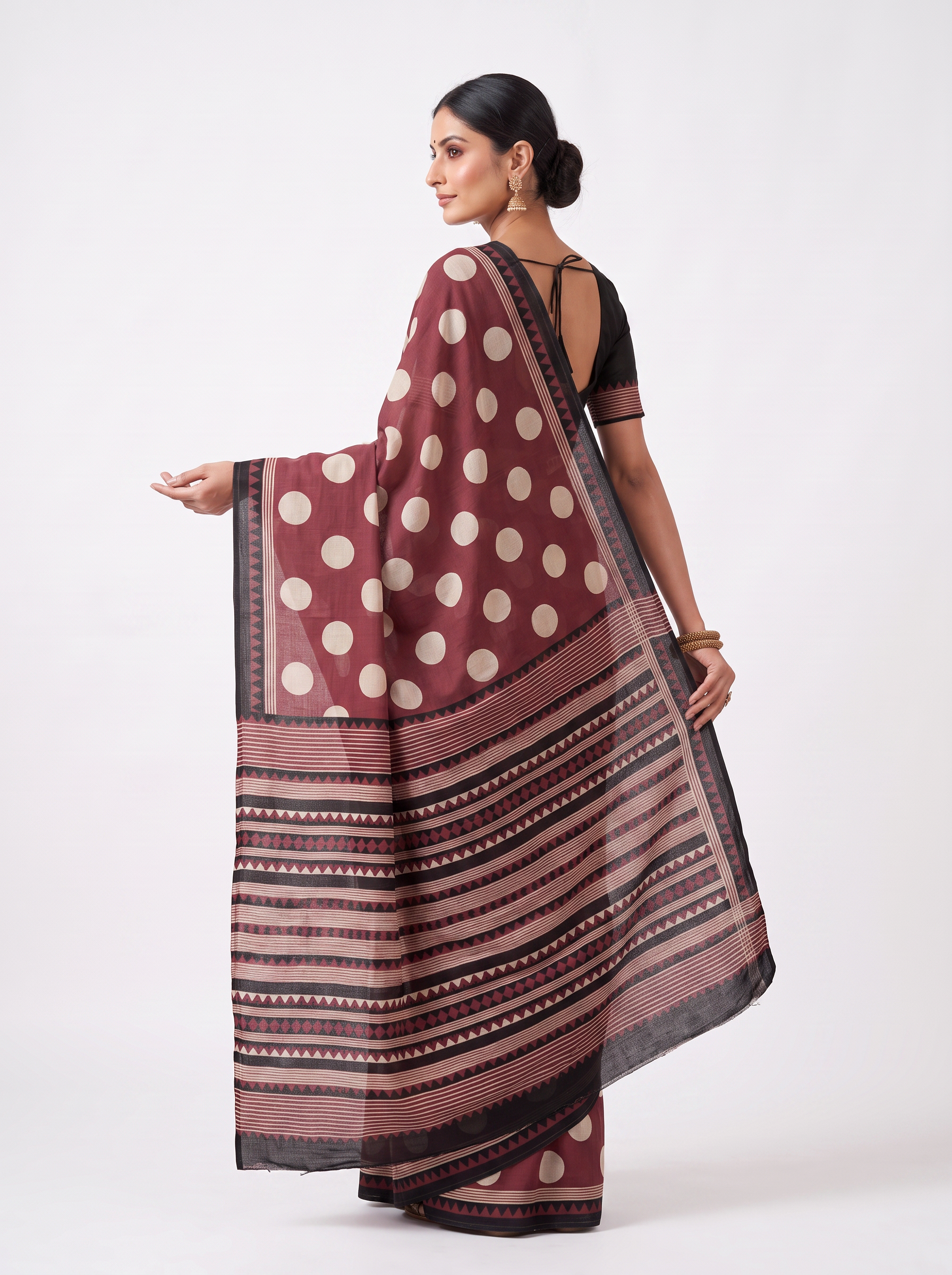 Wine & Off White Contrast Border Mulmul Saree with Blouse - view 4